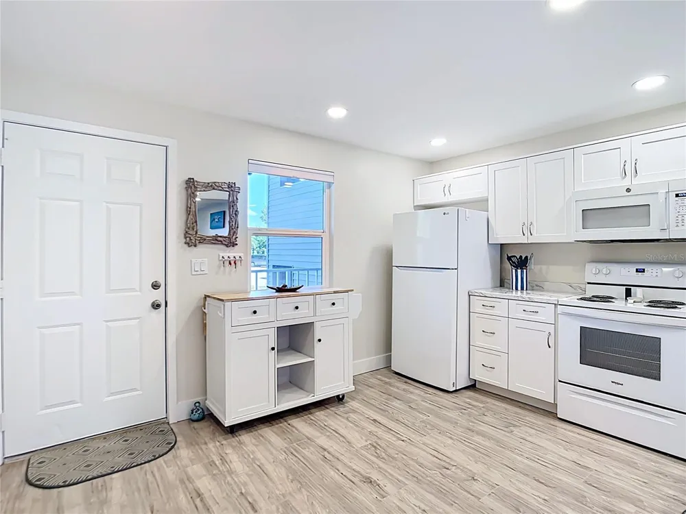 4410 WARREN AVENUE #101 Port Charlotte, FL 33953