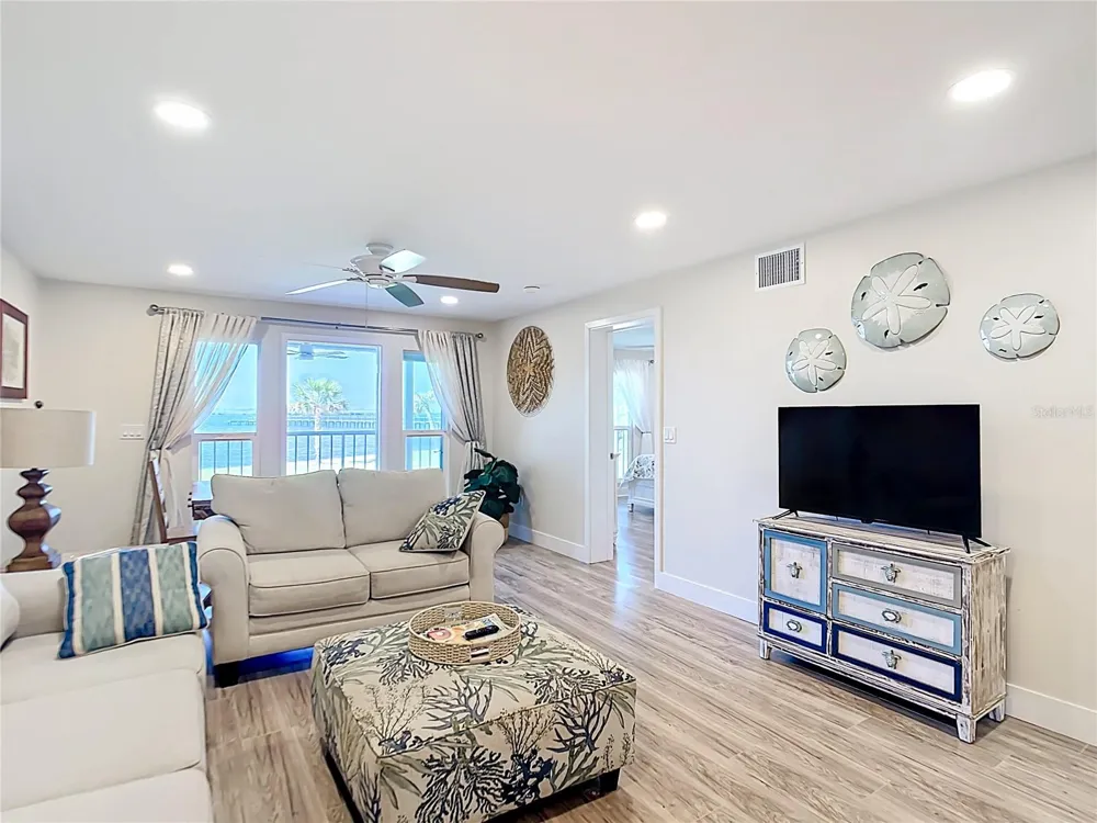 4410 WARREN AVENUE #101 Port Charlotte, FL 33953