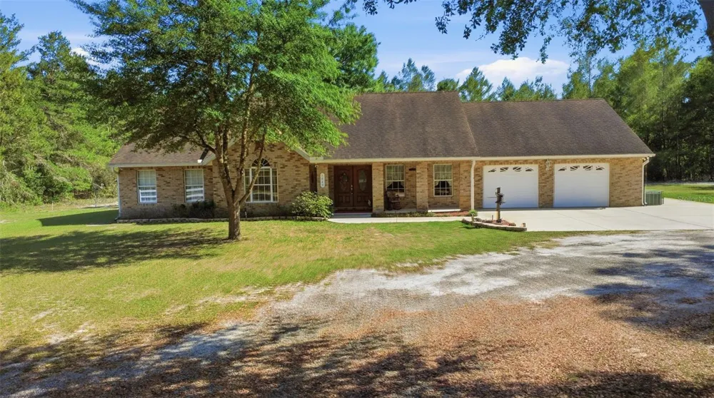1640 RED DOG ROAD De Leon Springs, FL 32130