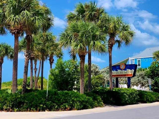 61 81ST AVENUE #2 Treasure Island, FL 33706