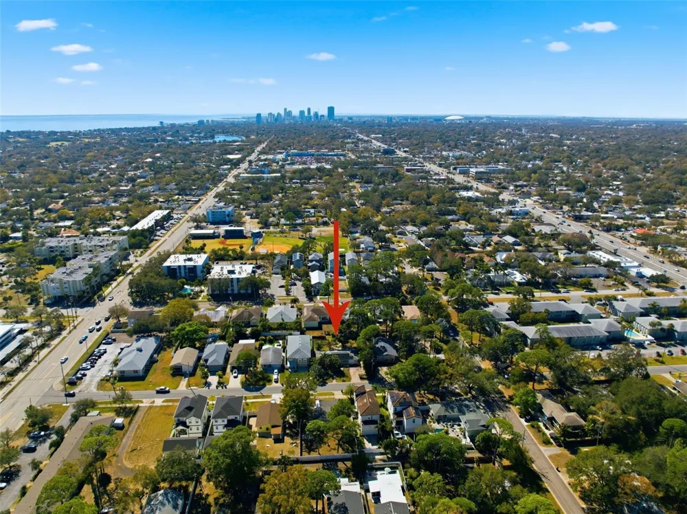 208 48TH AVENUE St Petersburg, FL 33703