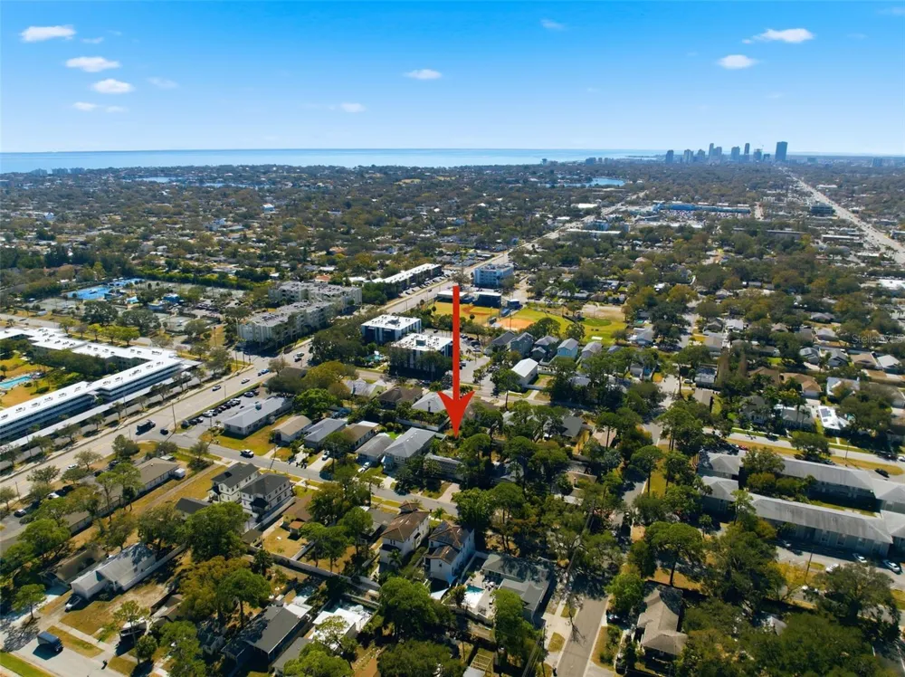 208 48TH AVENUE St Petersburg, FL 33703