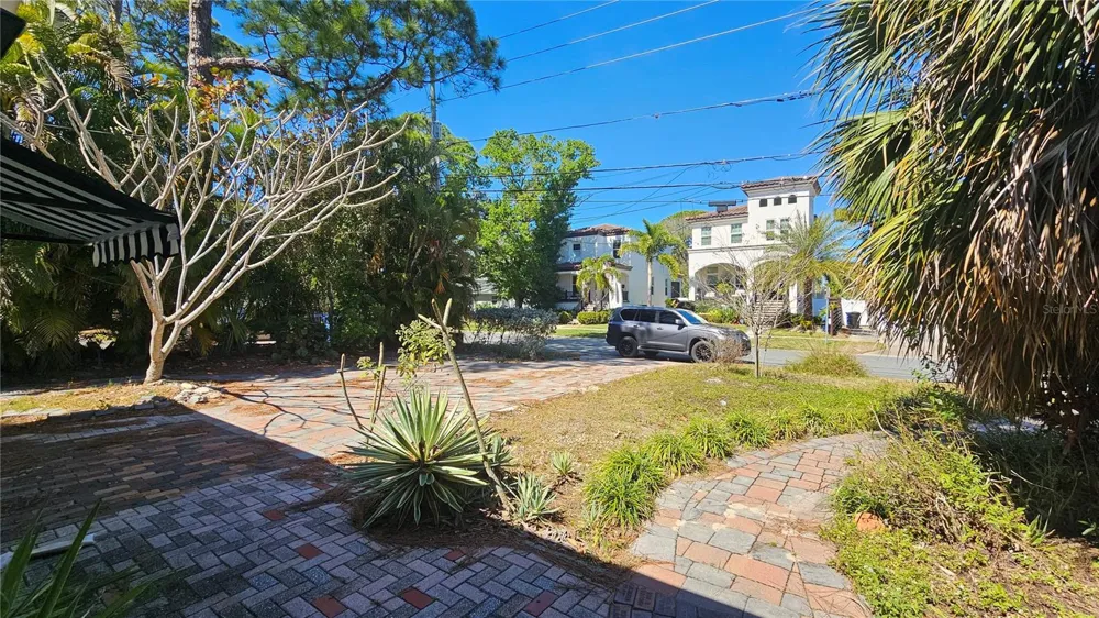 208 48TH AVENUE St Petersburg, FL 33703