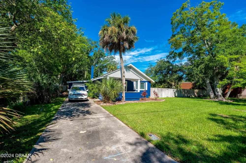 112 CENTER STREET Daytona Beach, FL 32117