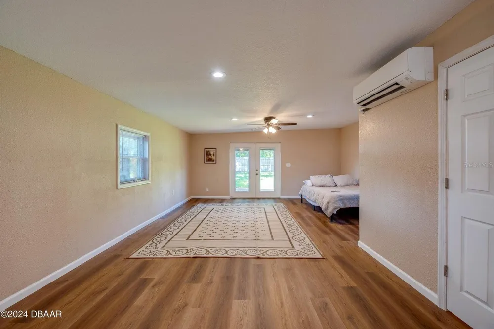 112 CENTER STREET Daytona Beach, FL 32117