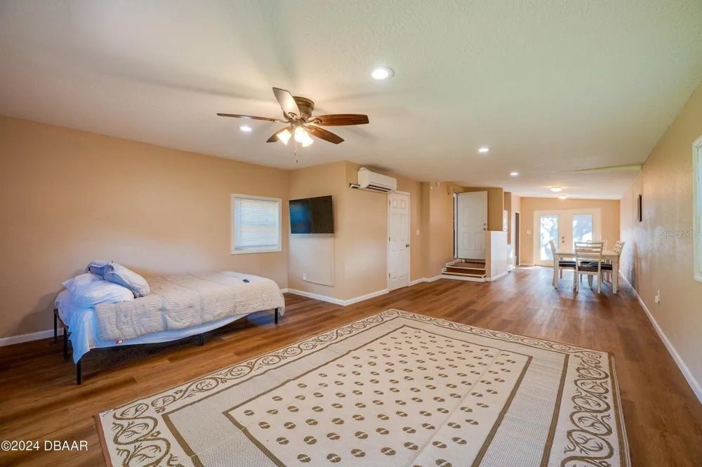 112 CENTER STREET Daytona Beach, FL 32117