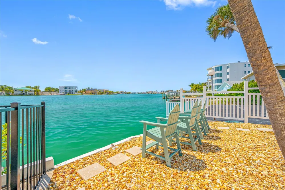 285 107TH AVENUE #306 Treasure Island, FL 33706