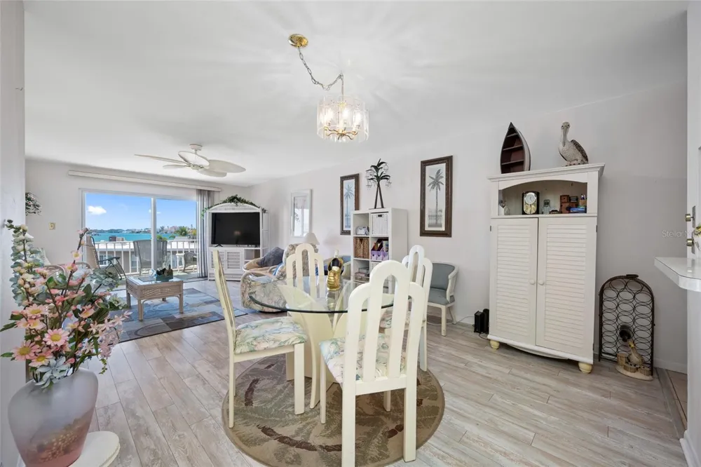 285 107TH AVENUE #306 Treasure Island, FL 33706