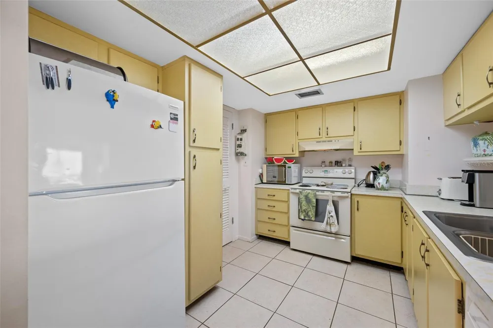 285 107TH AVENUE #306 Treasure Island, FL 33706