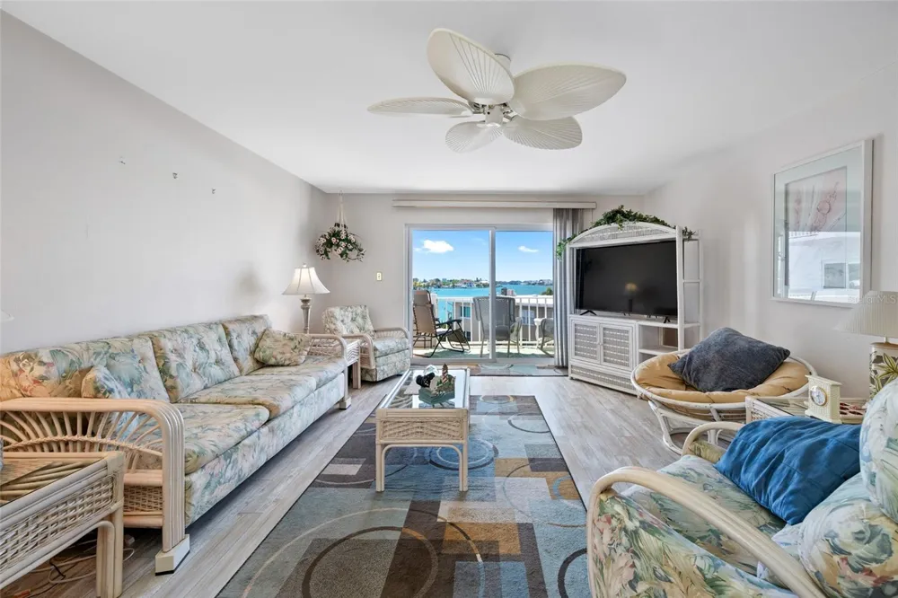 285 107TH AVENUE #306 Treasure Island, FL 33706