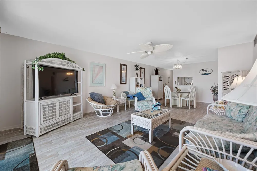 285 107TH AVENUE #306 Treasure Island, FL 33706