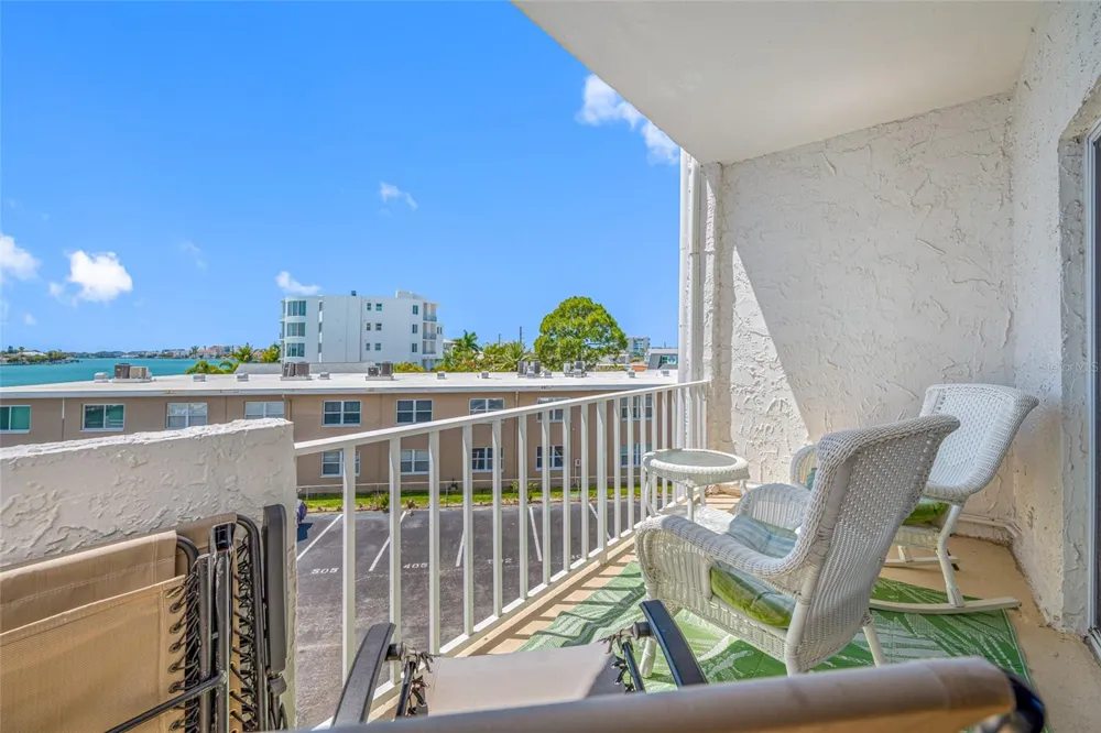 285 107TH AVENUE #306 Treasure Island, FL 33706
