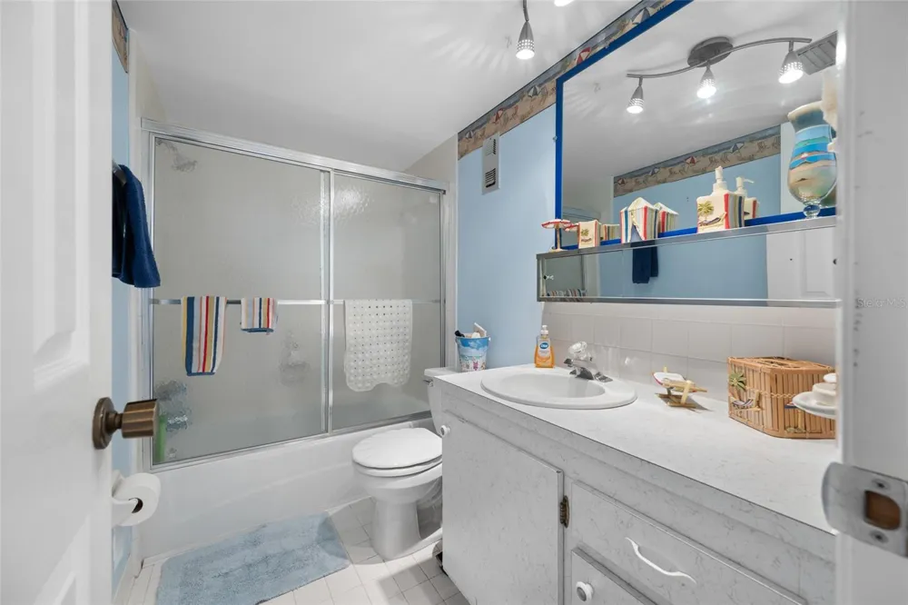 285 107TH AVENUE #306 Treasure Island, FL 33706