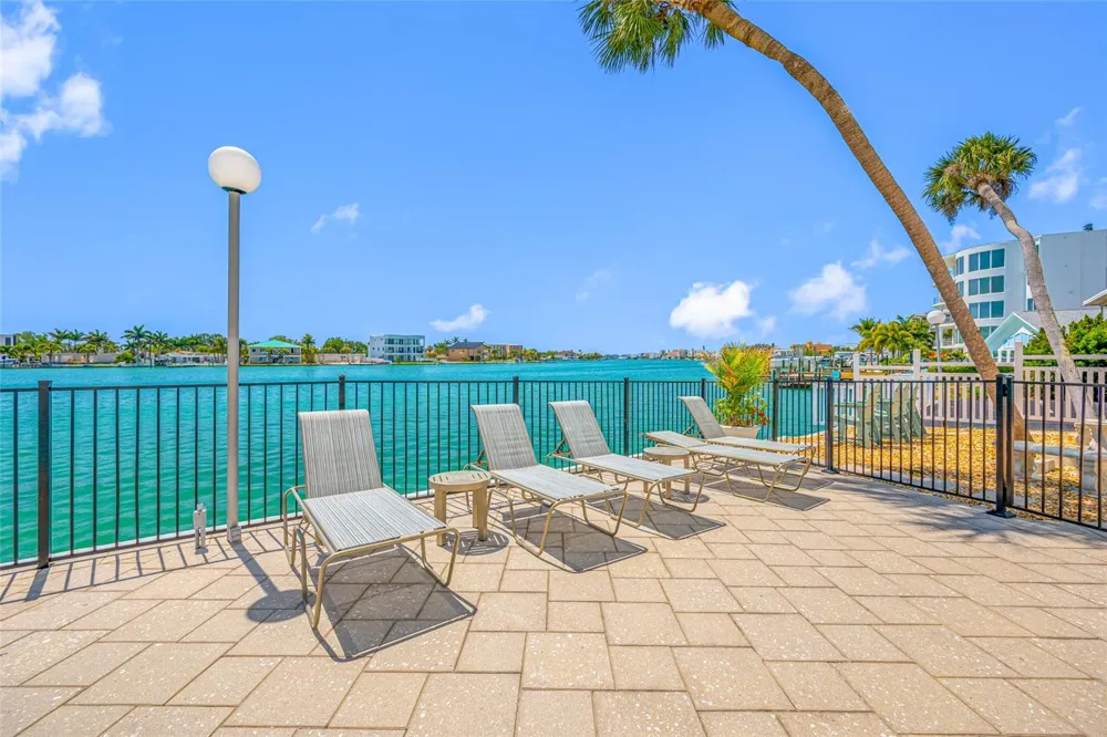285 107TH AVENUE #306 Treasure Island, FL 33706