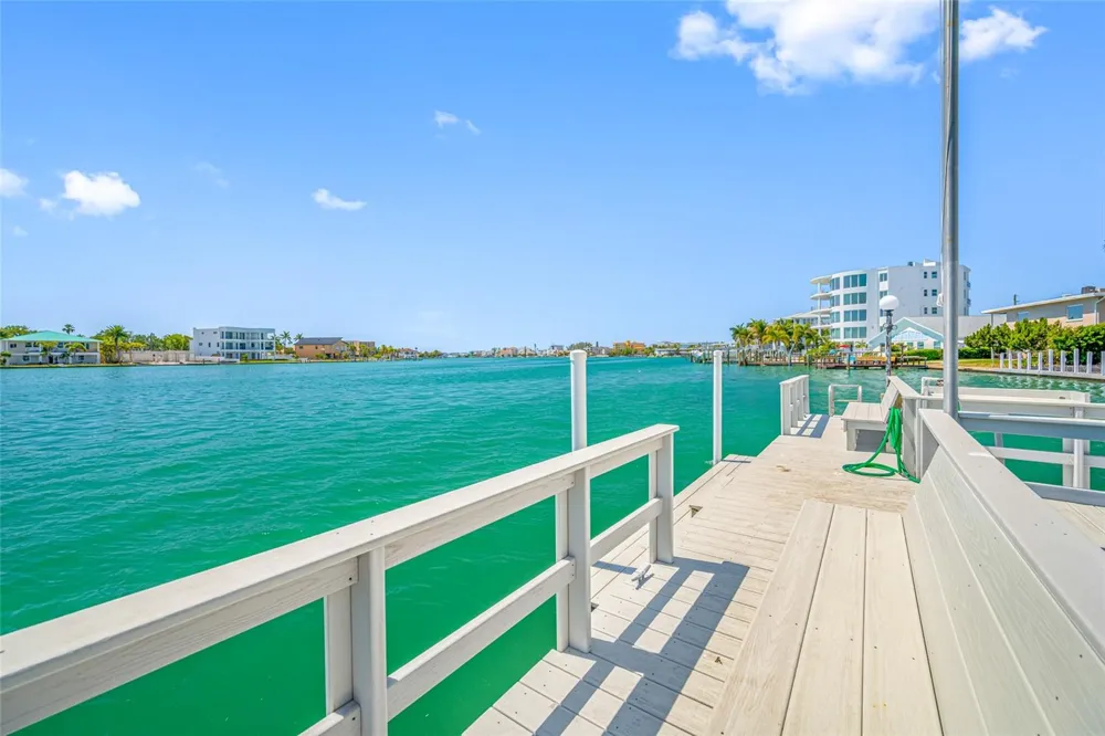 285 107TH AVENUE #306 Treasure Island, FL 33706