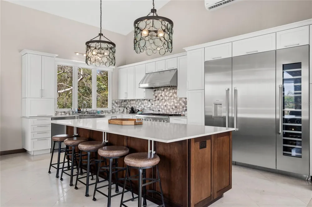 9 SHELL CASTLE Humacao, PR 00791