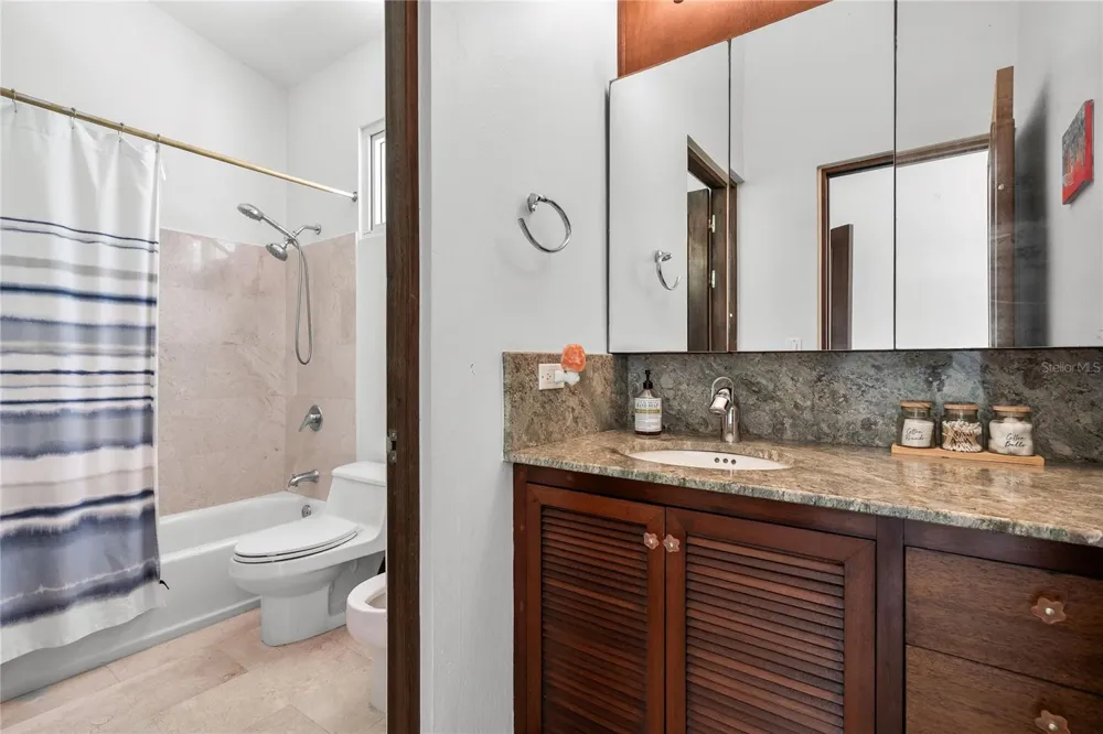 9 SHELL CASTLE Humacao, PR 00791