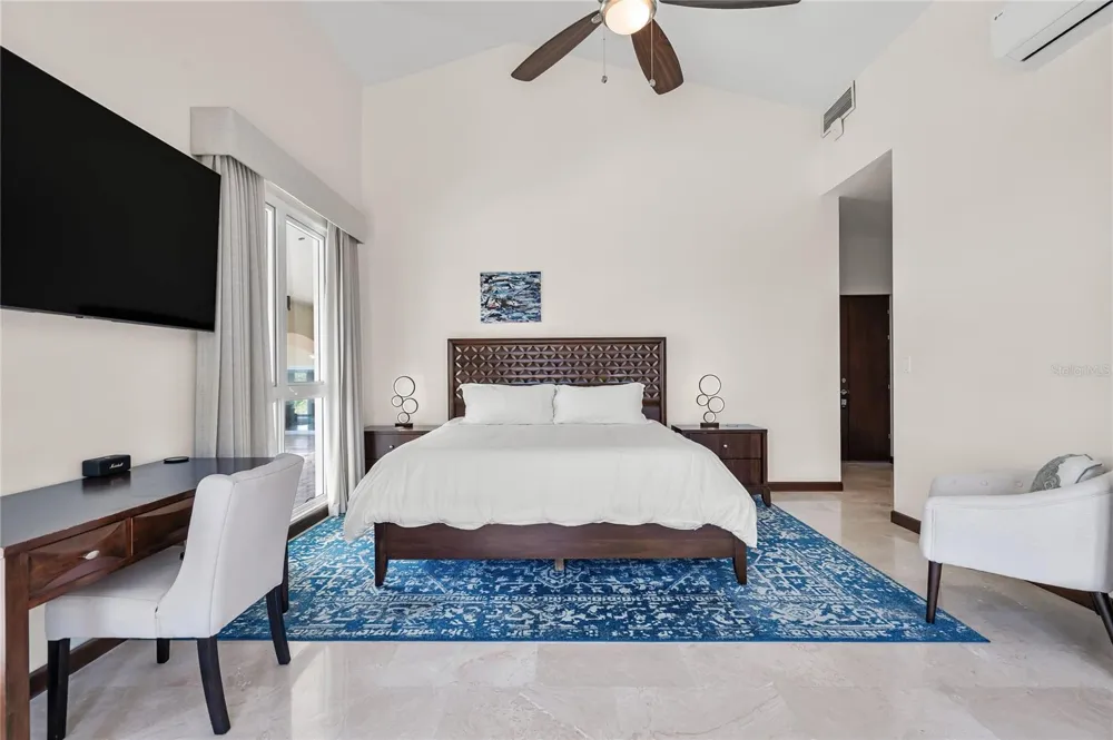 9 SHELL CASTLE Humacao, PR 00791