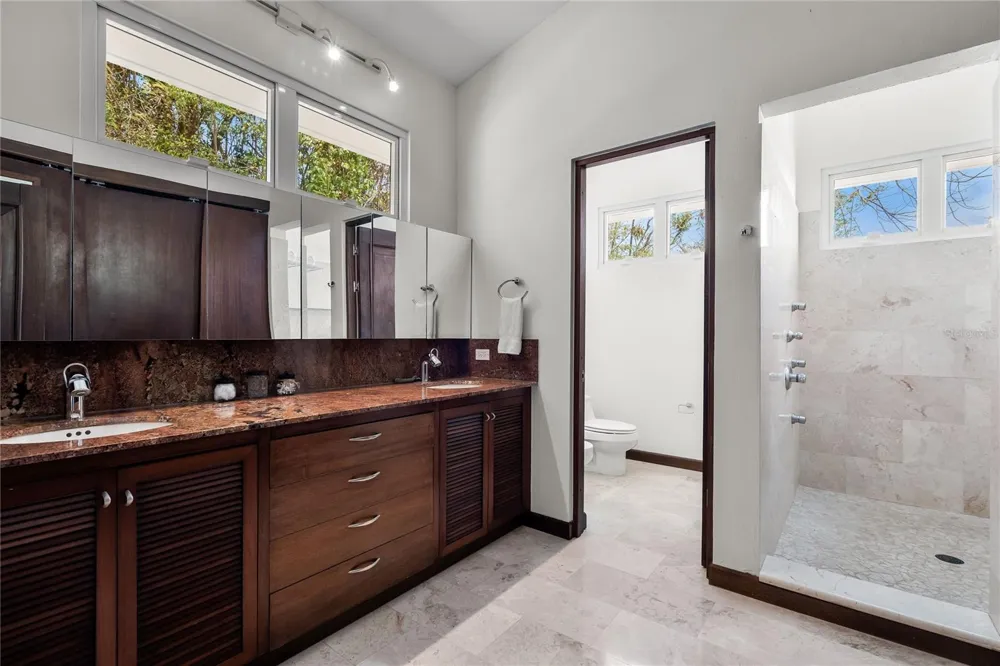 9 SHELL CASTLE Humacao, PR 00791