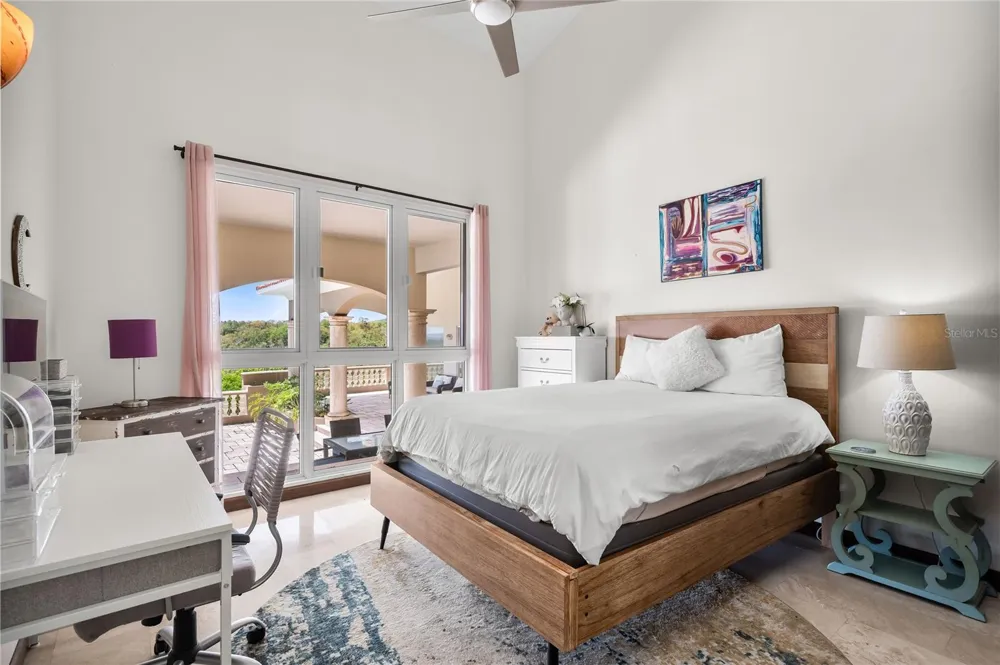 9 SHELL CASTLE Humacao, PR 00791
