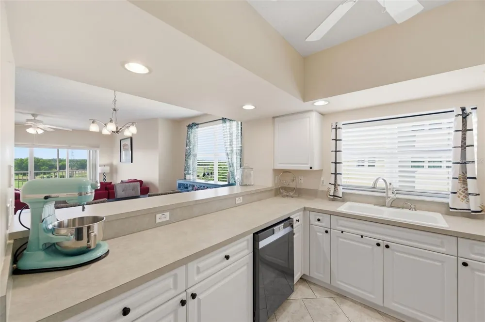 1200 COUNTRY CLUB DRIVE #1206 Largo, FL 33771