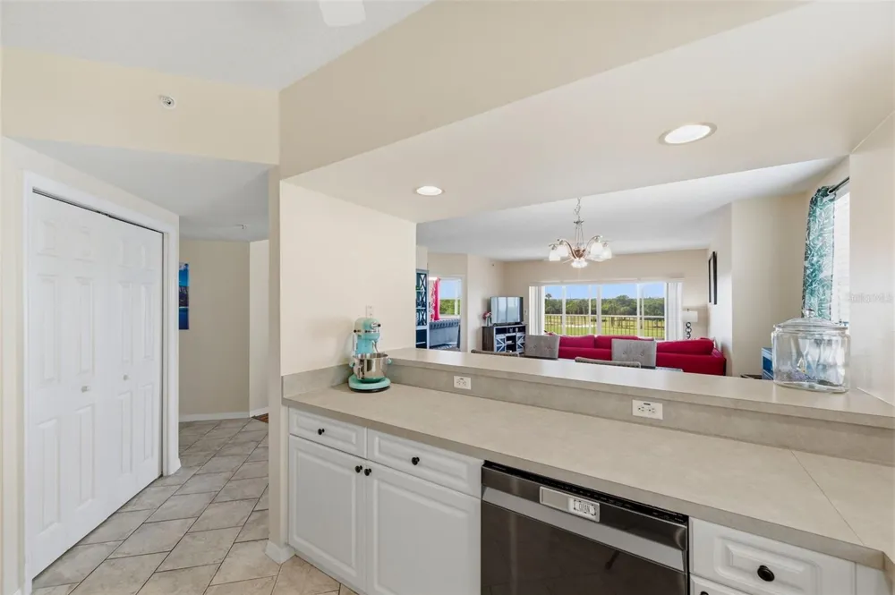 1200 COUNTRY CLUB DRIVE #1206 Largo, FL 33771