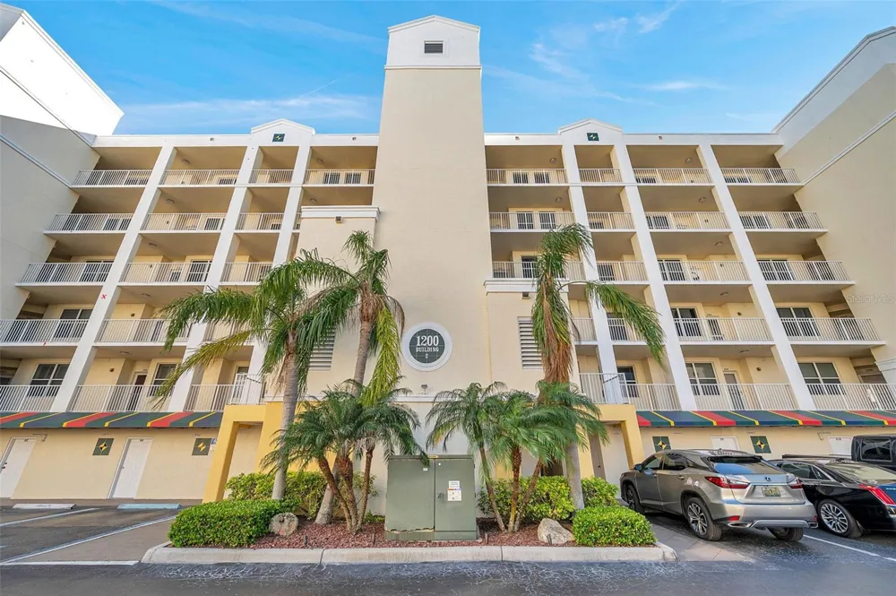 1200 COUNTRY CLUB DRIVE #1206 Largo, FL 33771