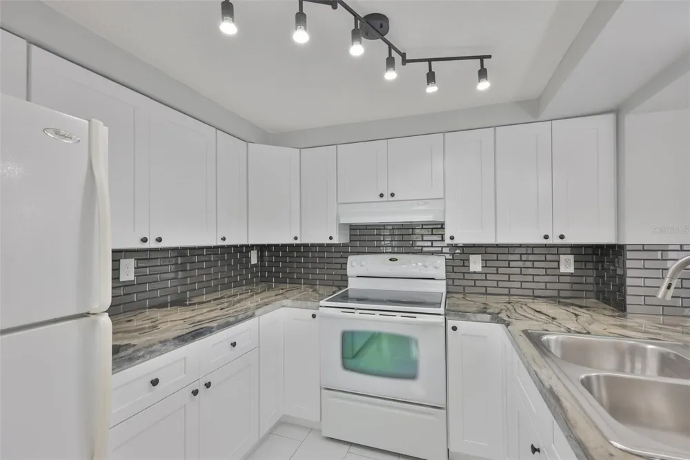 5637 GOLDEN NUGGET DRIVE Holiday, FL 34690