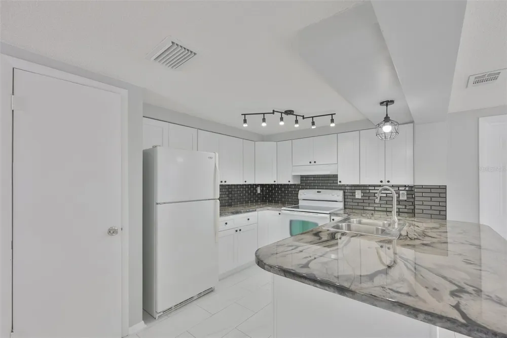 5637 GOLDEN NUGGET DRIVE Holiday, FL 34690