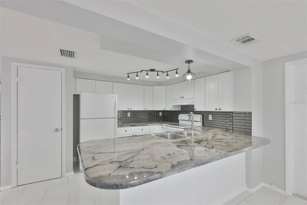 5637 GOLDEN NUGGET DRIVE Holiday, FL 34690
