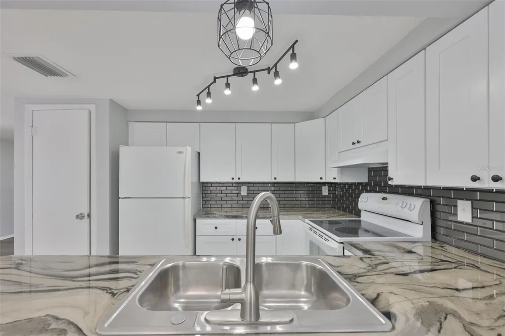 5637 GOLDEN NUGGET DRIVE Holiday, FL 34690