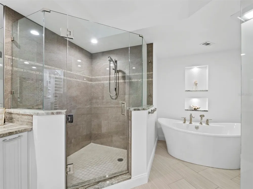 535 SANCTUARY DRIVE #A603 Longboat Key, FL 34228
