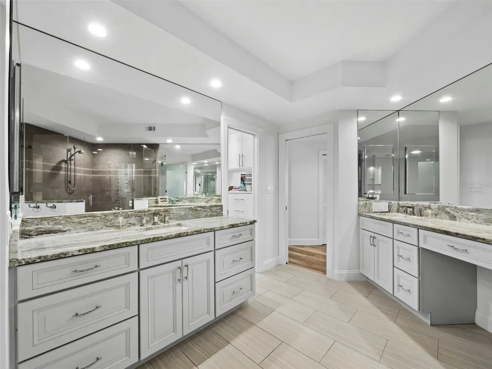 535 SANCTUARY DRIVE #A603 Longboat Key, FL 34228