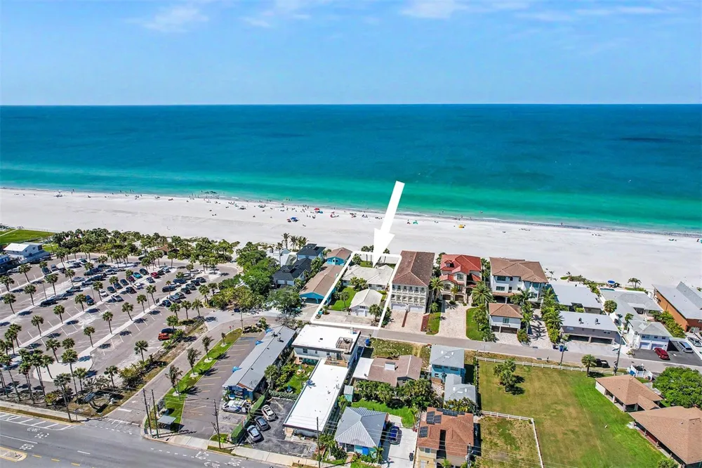 18206 SUNSET BOULEVARD Redington Shores, FL 33708