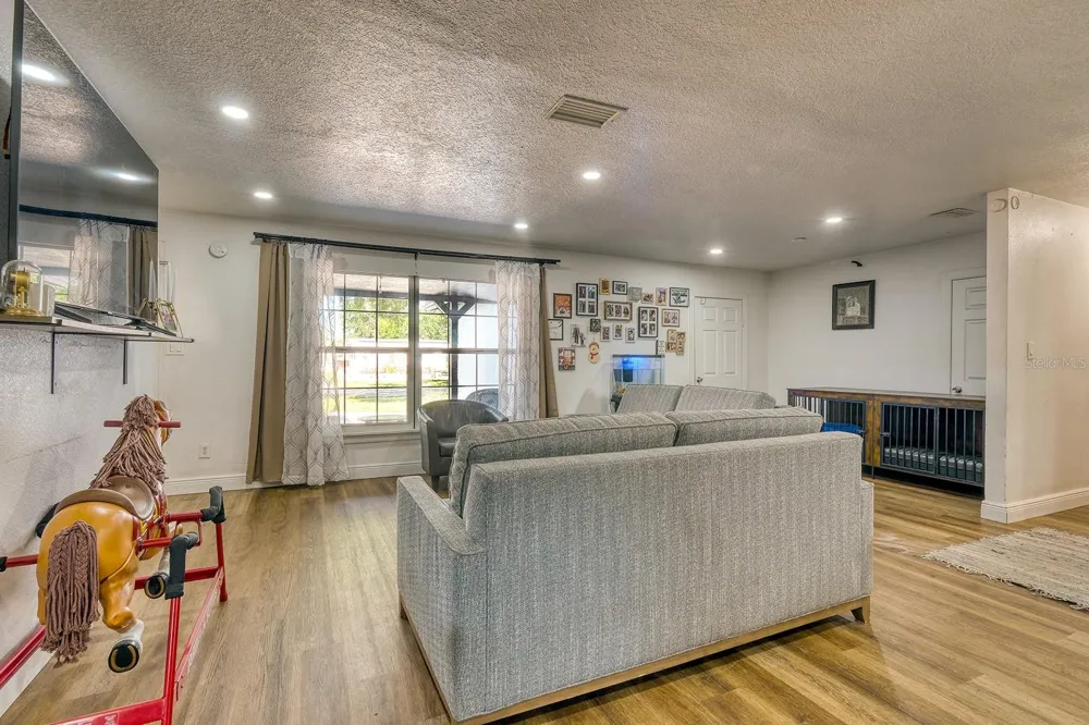 5919 LUZON DRIVE Orlando, FL 32809