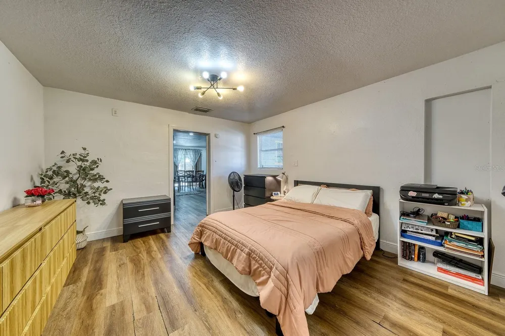 5919 LUZON DRIVE Orlando, FL 32809