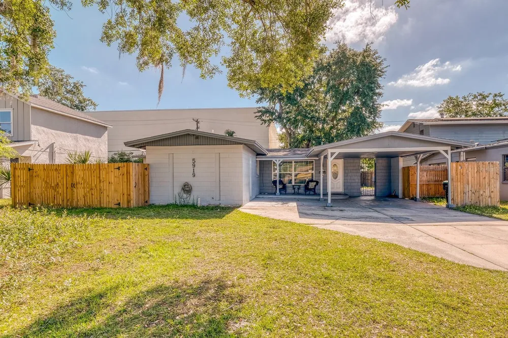 5919 LUZON DRIVE Orlando, FL 32809