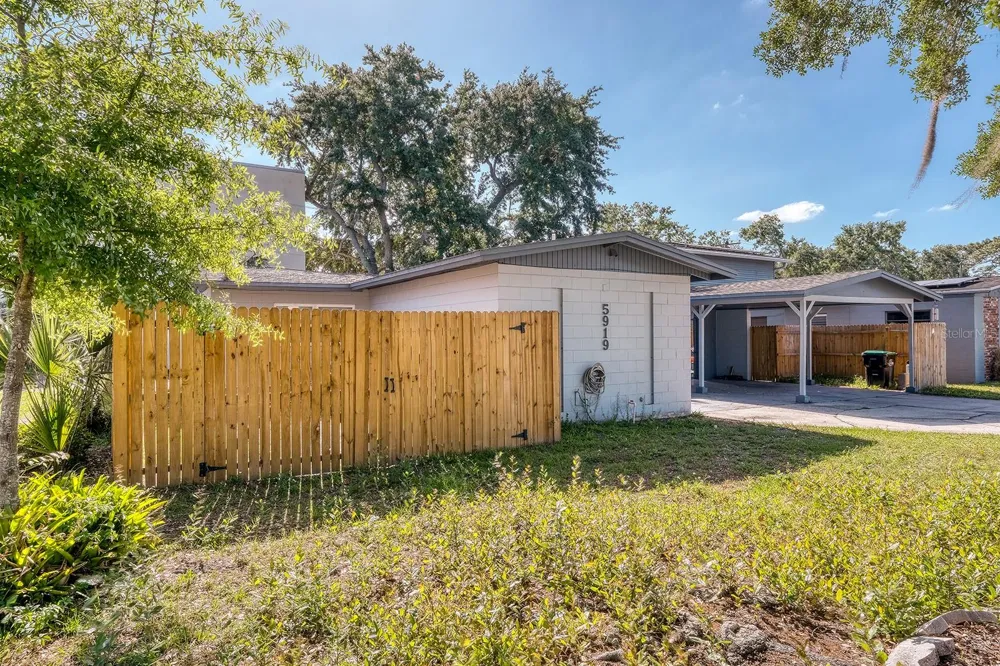 5919 LUZON DRIVE Orlando, FL 32809