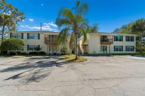 140 HUNTER LAKE DRIVE #8C