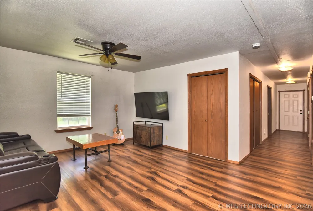 6108 S 42nd West Avenue Sapulpa, OK 74132