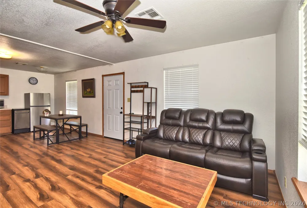 6108 S 42nd West Avenue Sapulpa, OK 74132