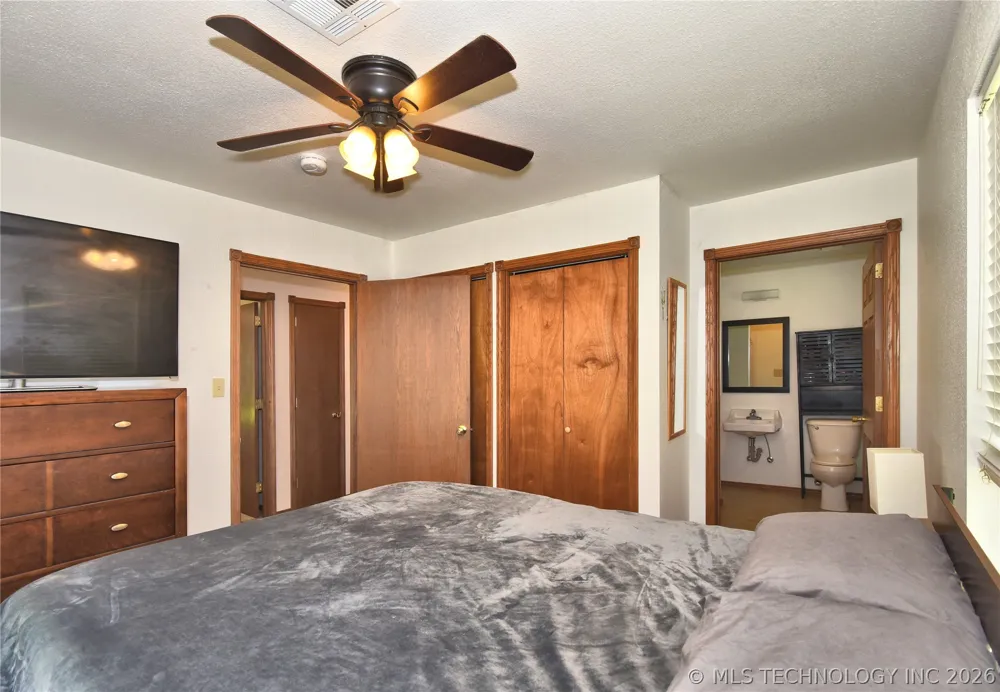 6108 S 42nd West Avenue Sapulpa, OK 74132