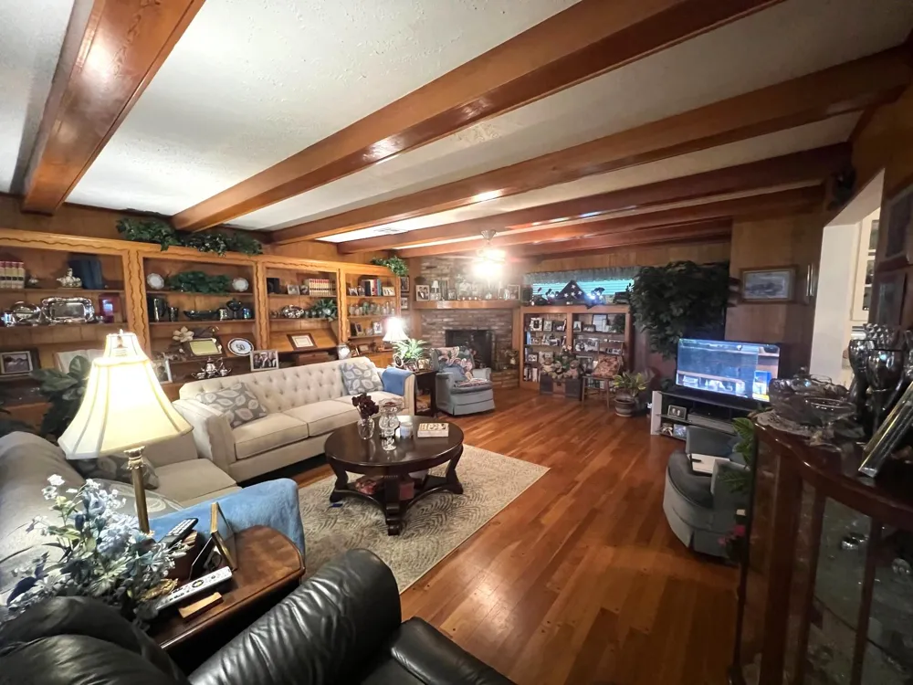3798 Johnston Road Wallis, TX 77485