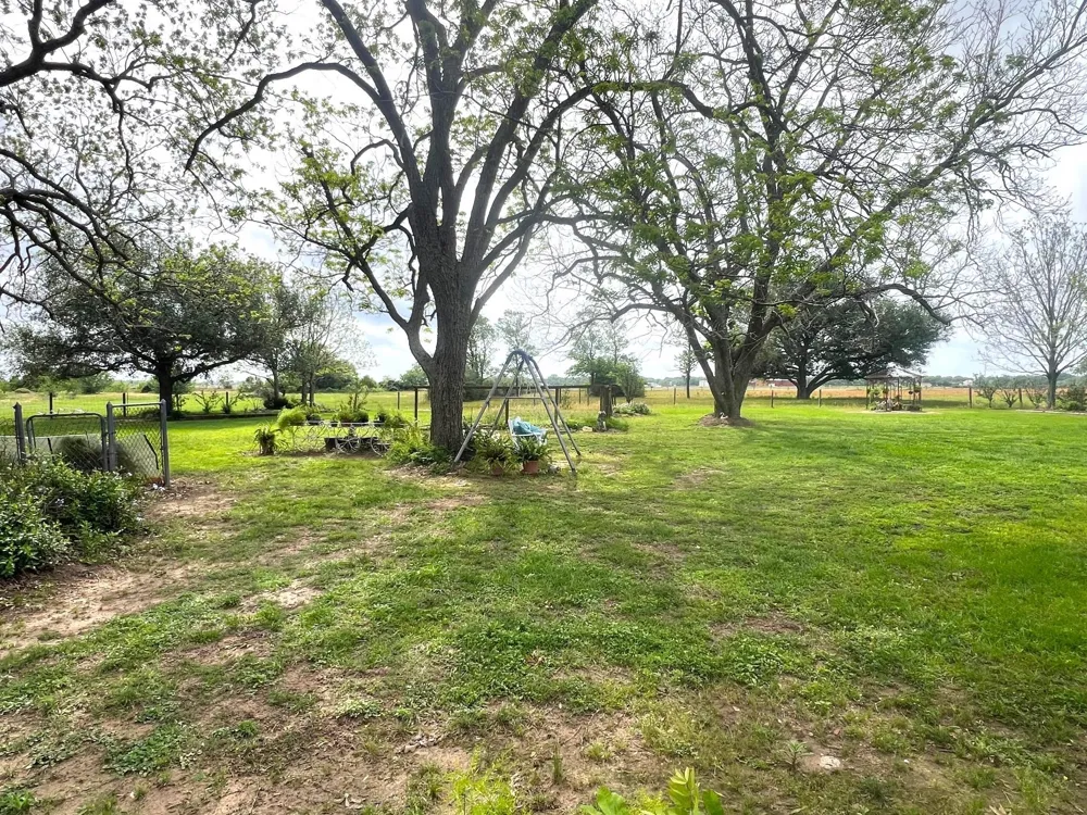 3798 Johnston Road Wallis, TX 77485