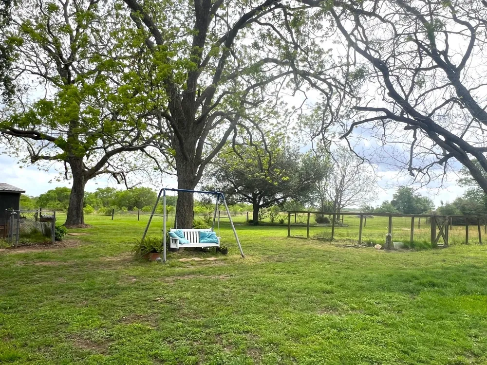 3798 Johnston Road Wallis, TX 77485