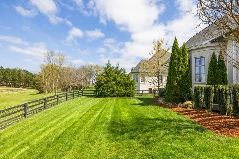 7000 Lanceleaf Dr College Grove, TN 37046