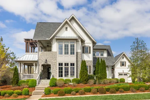 7000 Lanceleaf Dr