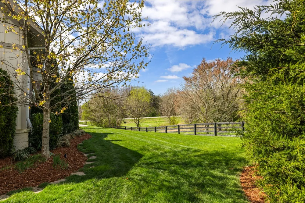 7000 Lanceleaf Dr College Grove, TN 37046