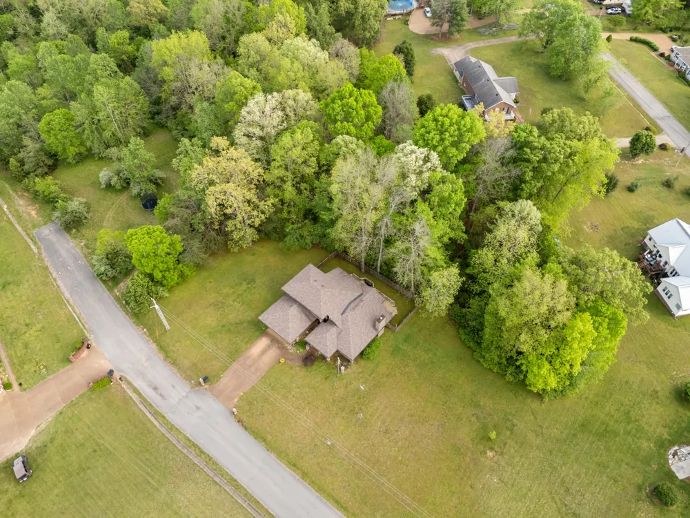 1212 Rosewood Dr Centerville, TN 37033