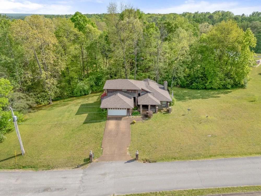 1212 Rosewood Dr Centerville, TN 37033